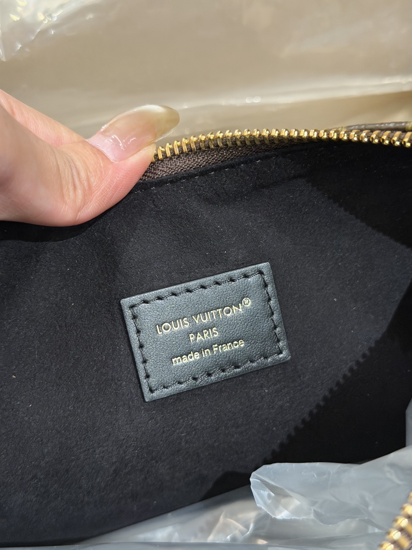 Bag 1228703348