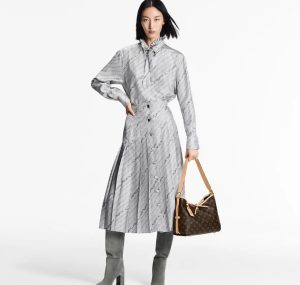 Louis Vuitton Handbag M46203