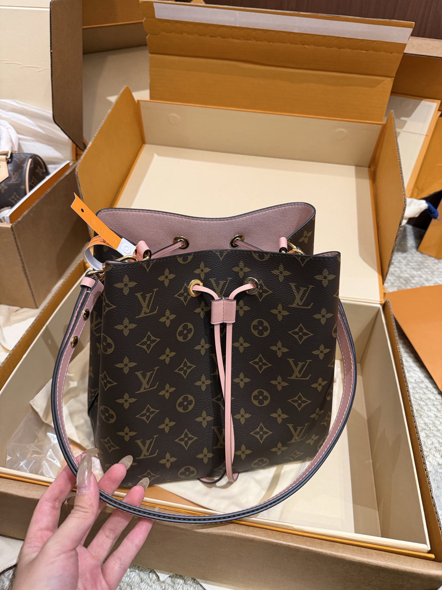 Bag 1228703357