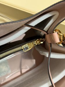 Bag 1228703357