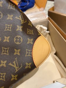 Handbag