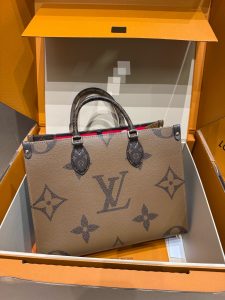 Handbag