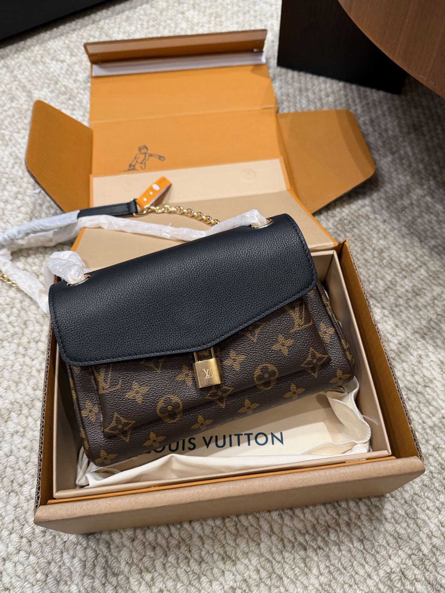 Handbag