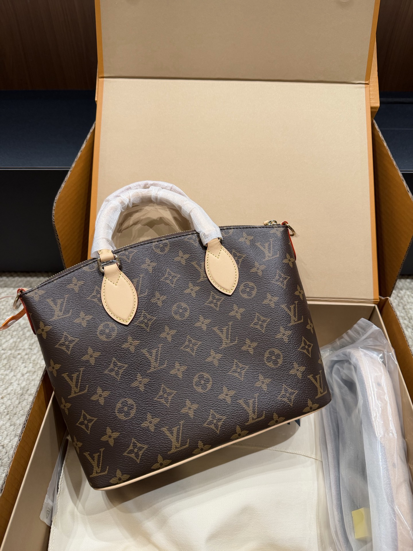 Handbag