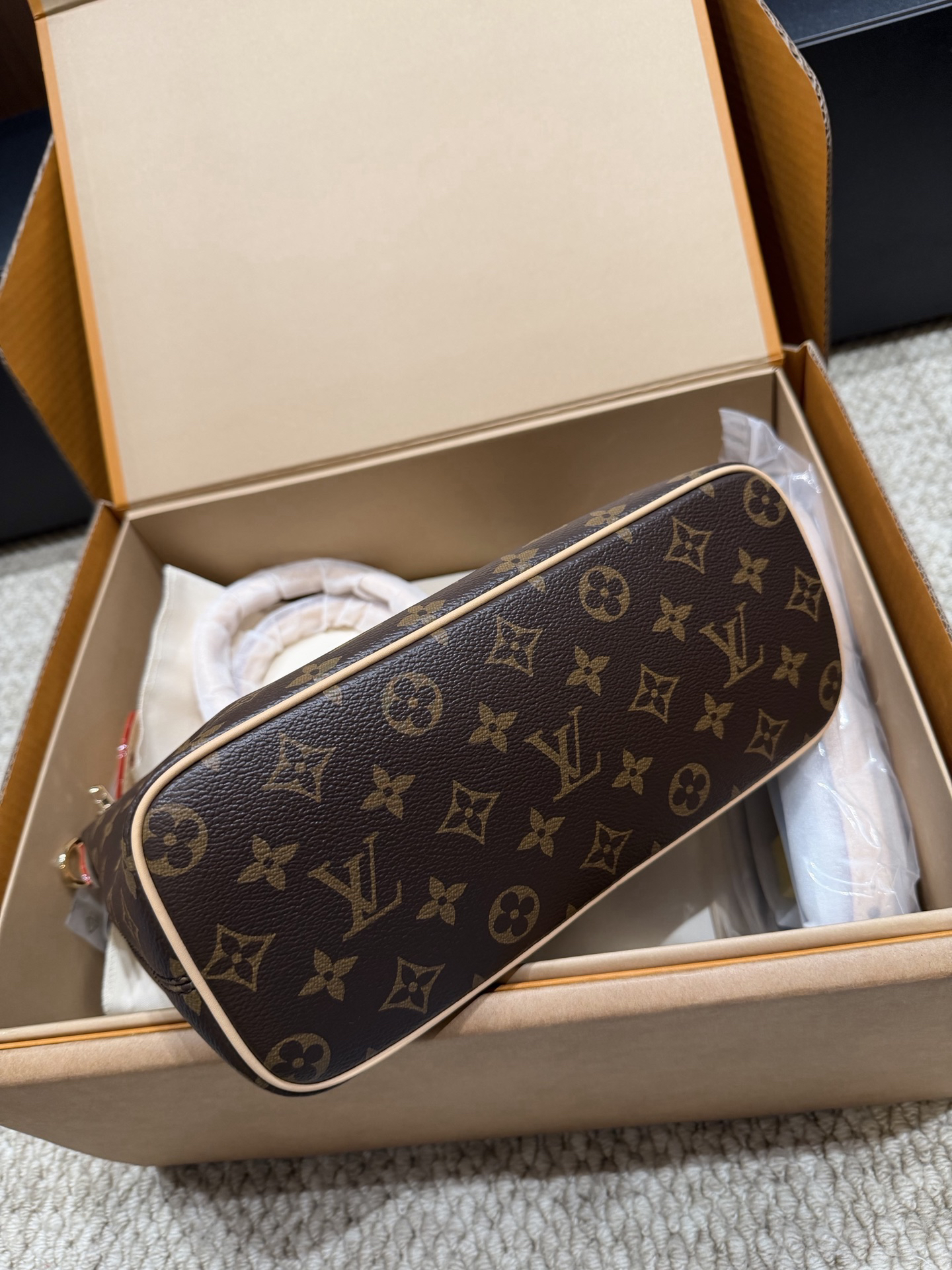 Handbag
