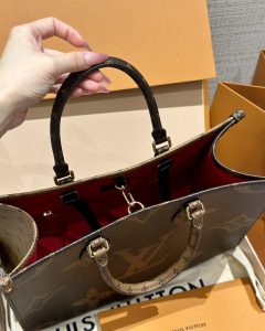 Louis Vuitton Tote Bag