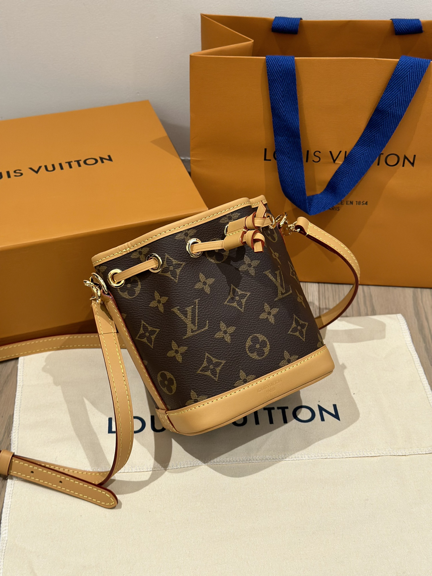 Louis Vuitton Handbag