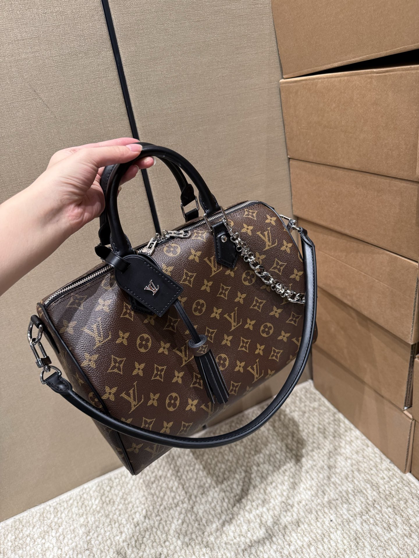 Bag 1228703628