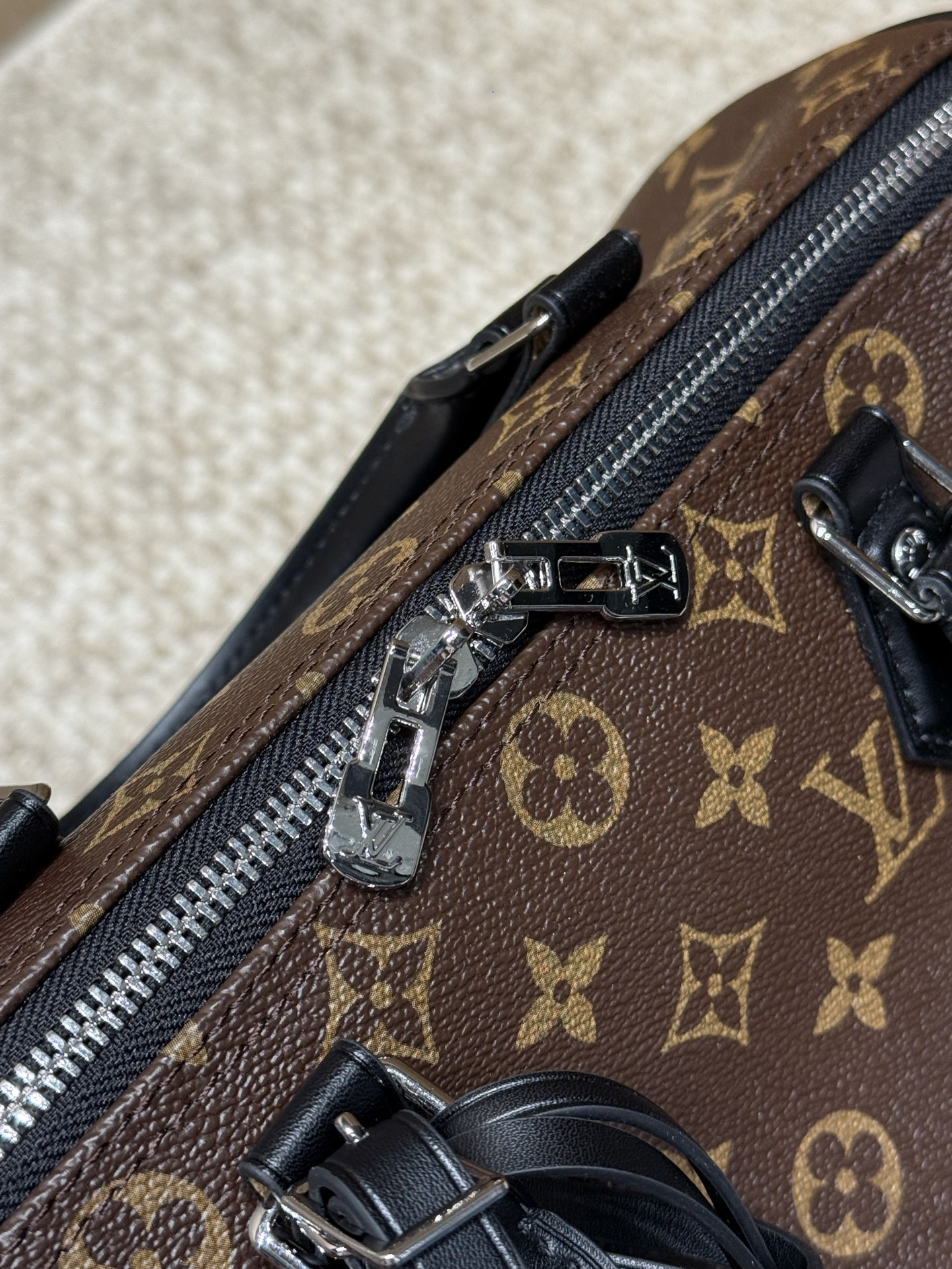 Bag 1228703628