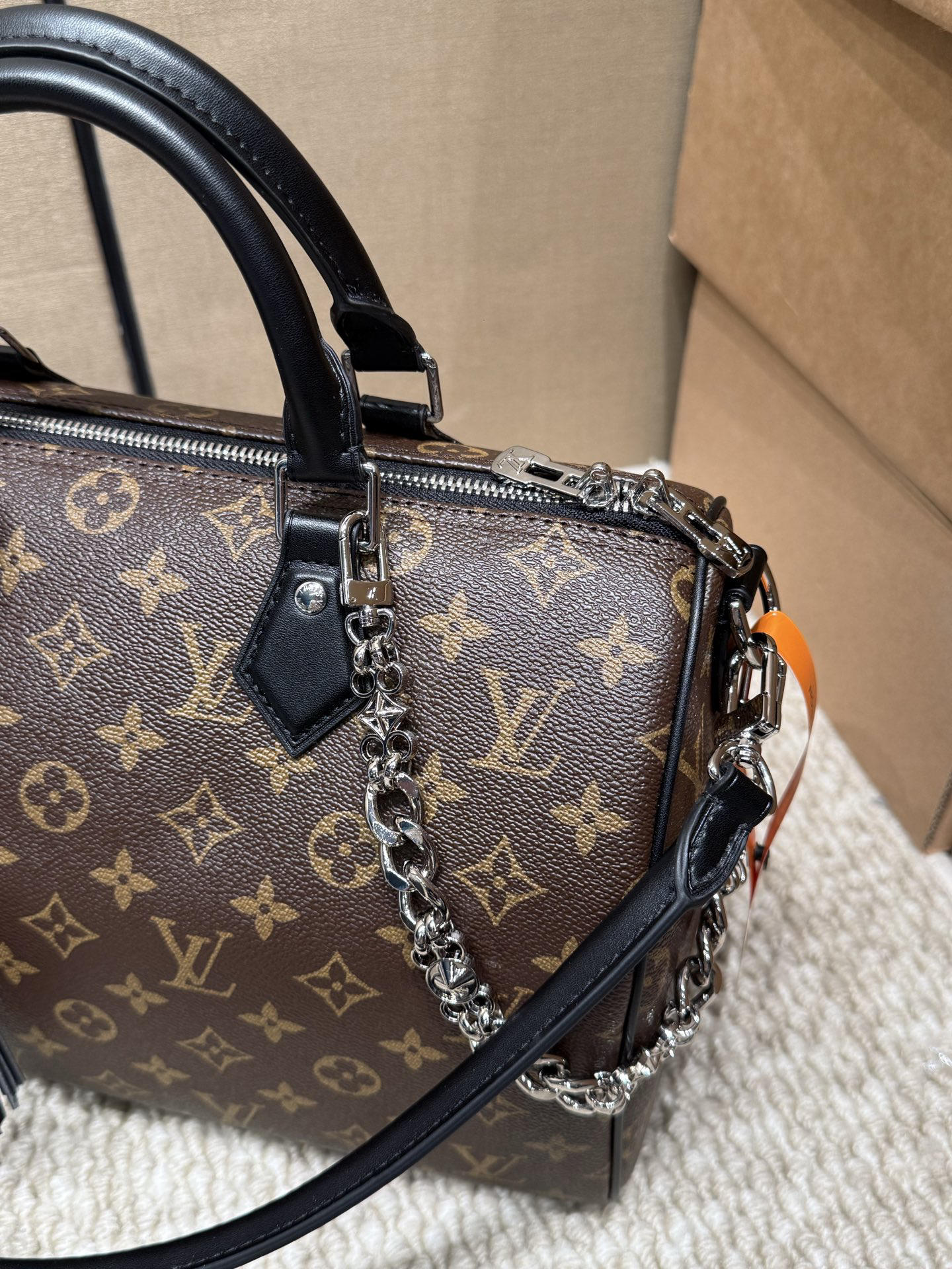 Bag 1228703628