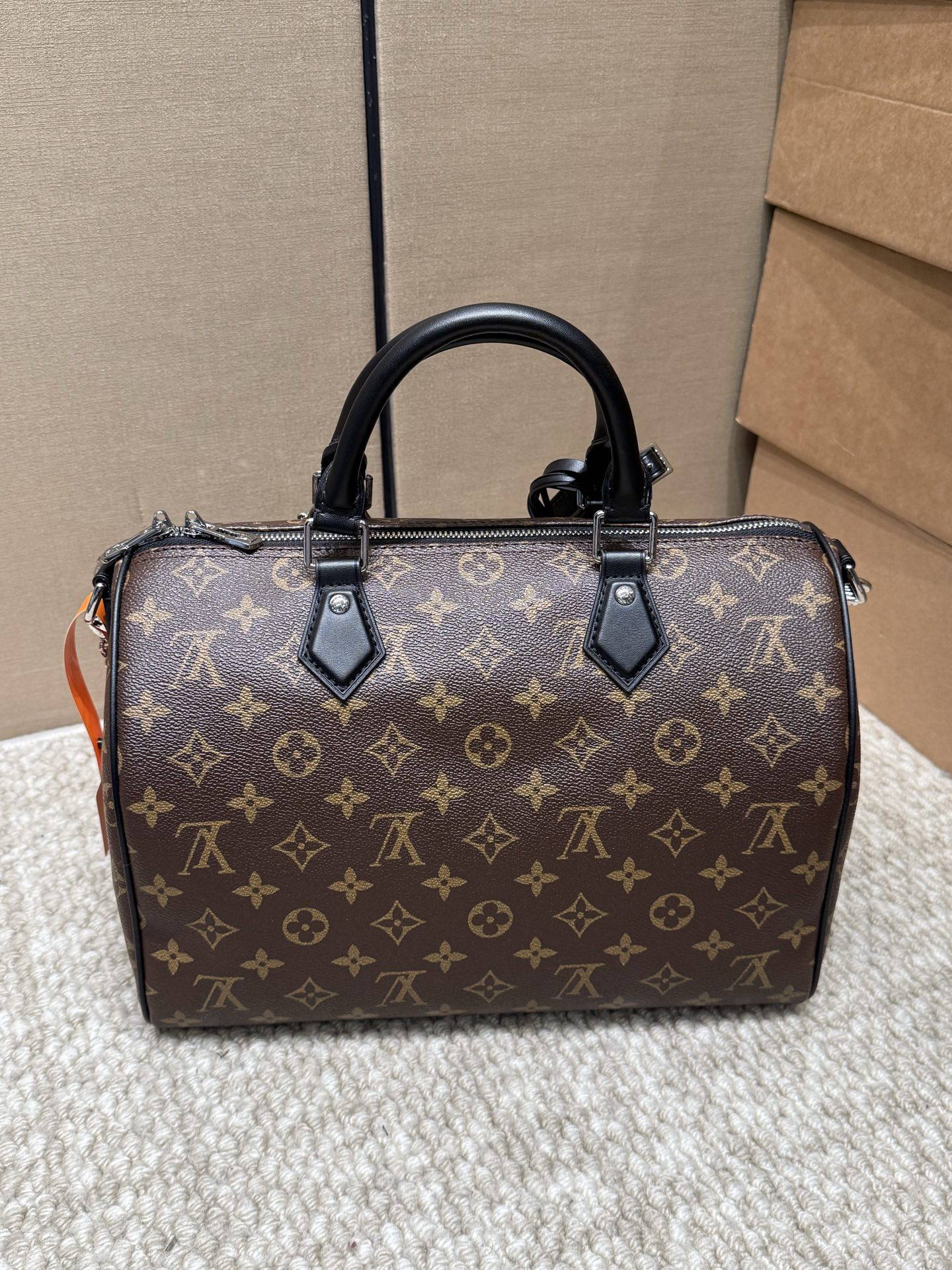Bag 1228703628