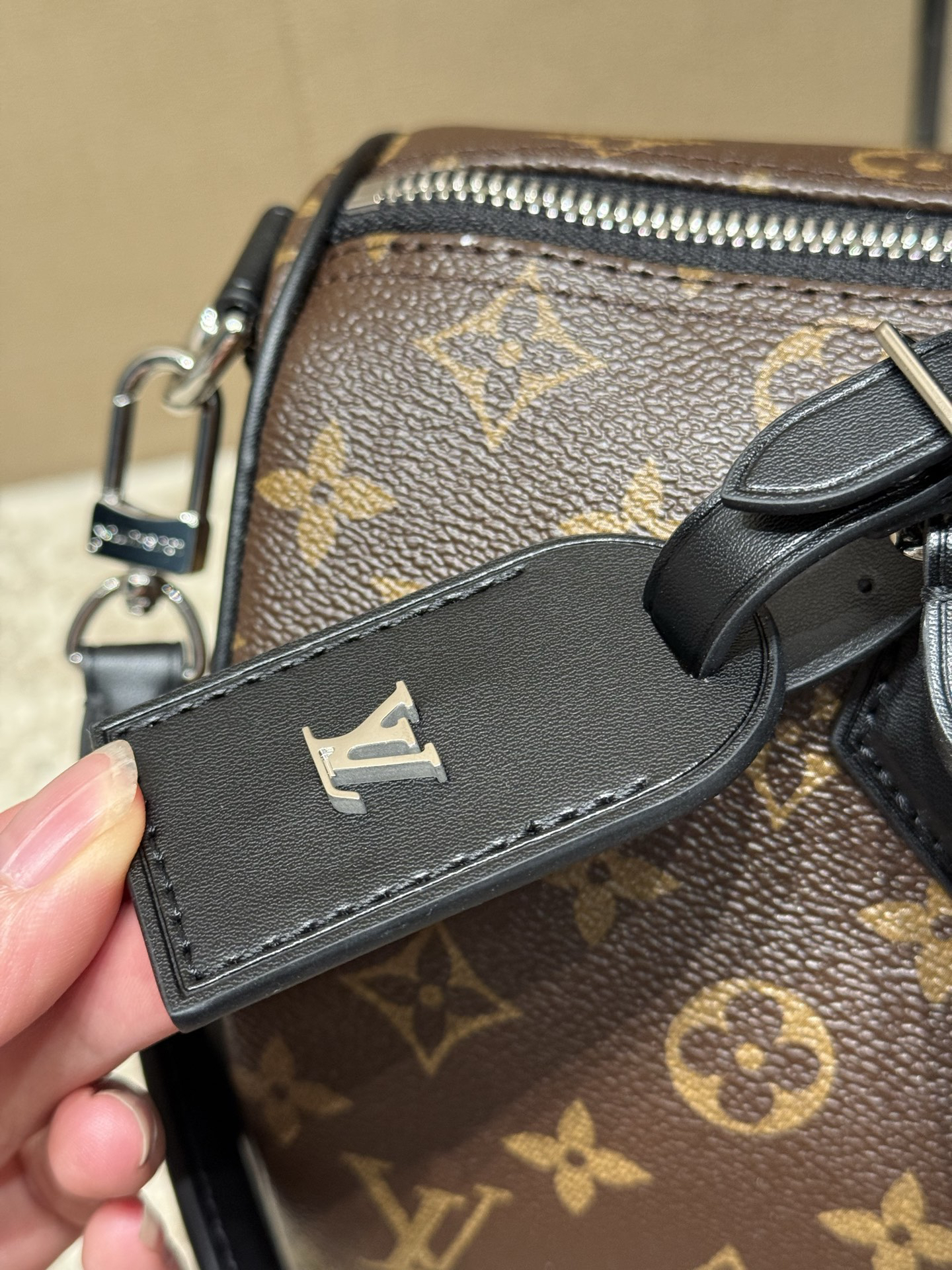 Bag 1228703628