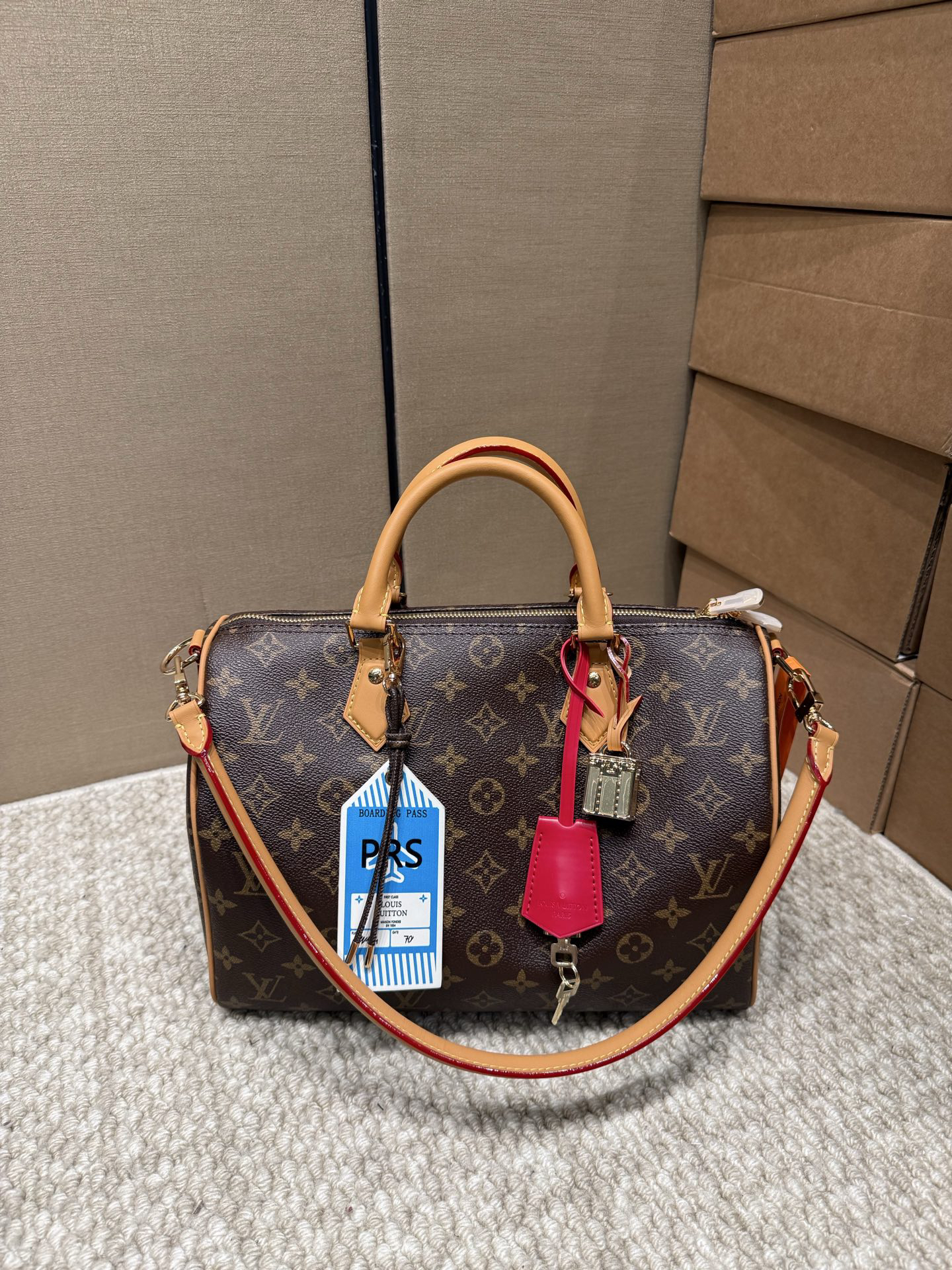 Bag 1228703633