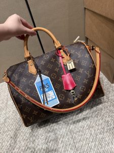 Bag 1228703633