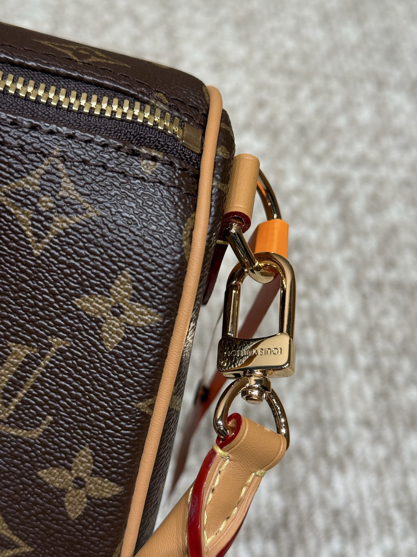 Bag 1228703633