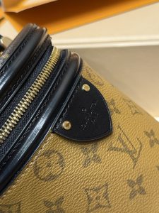 Bag 1228703637