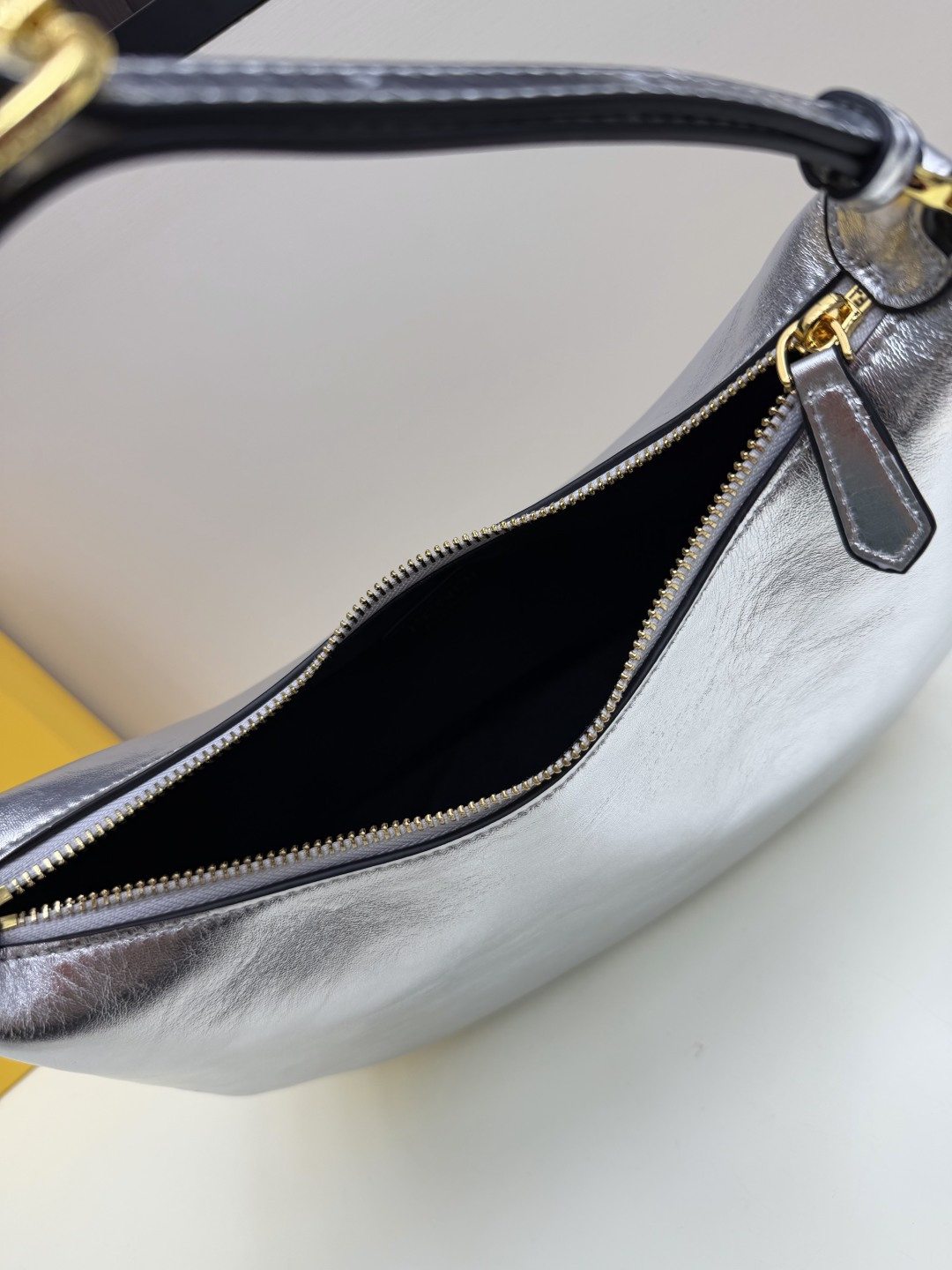 Fendi Handbag 88048