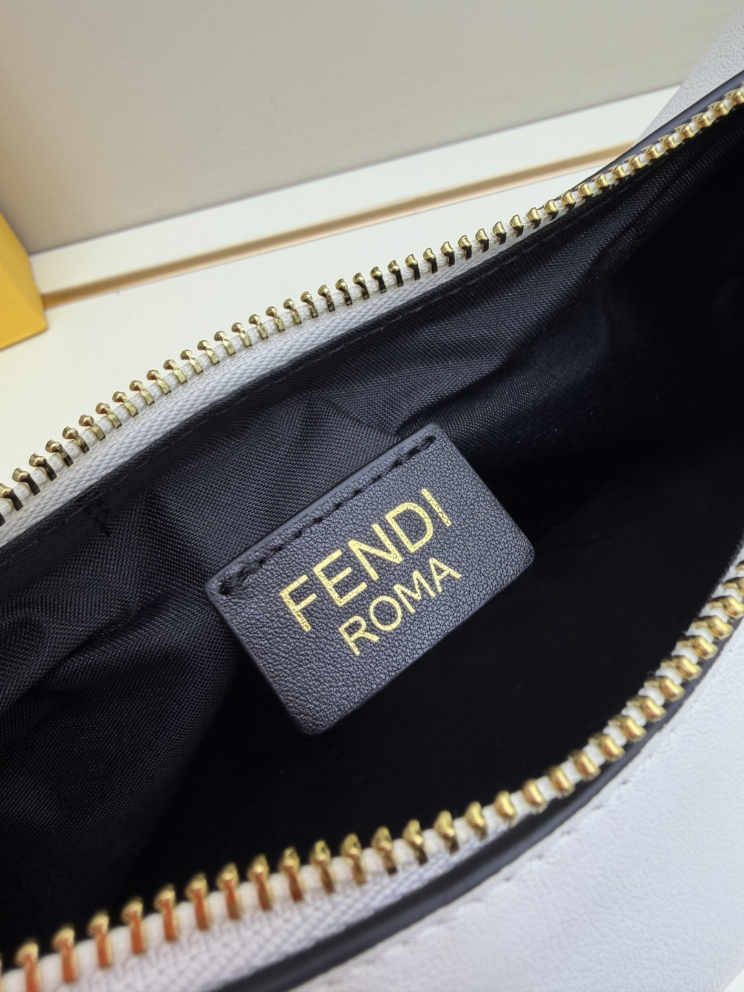 Fendi Handbag 88048