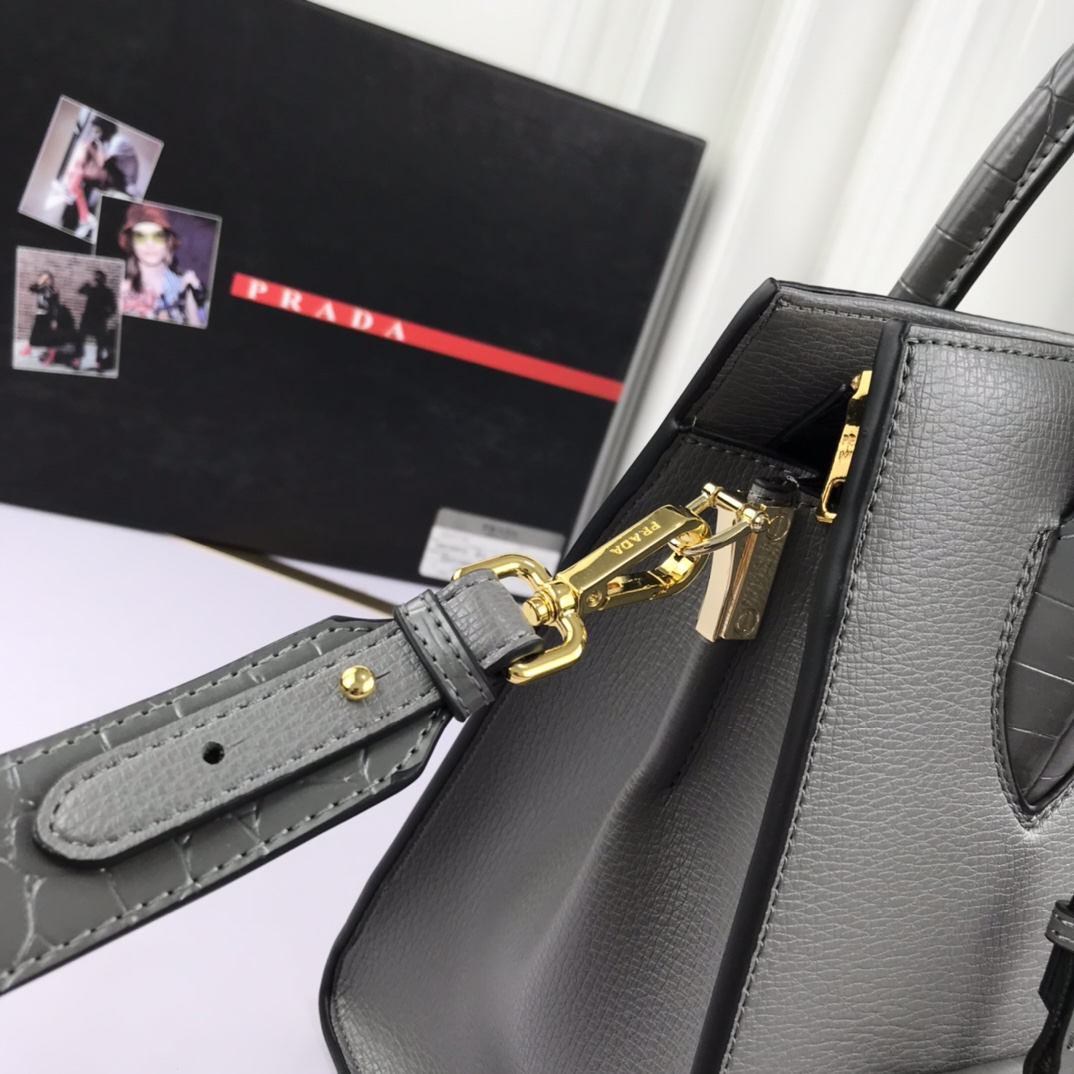 Prada Handbag 66155
