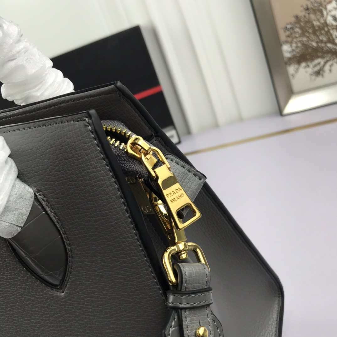 Prada Handbag 66155