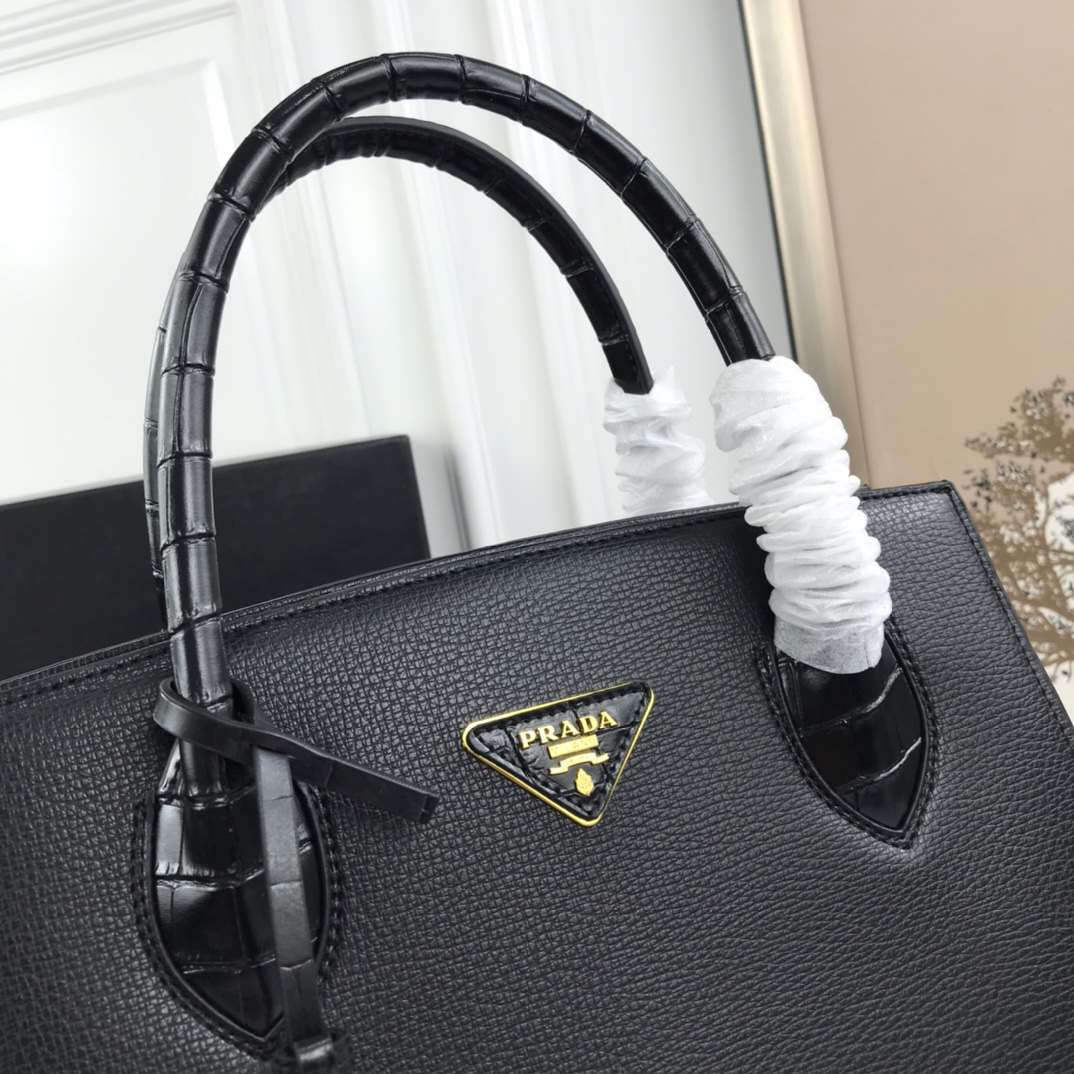 Prada Handbag 66155