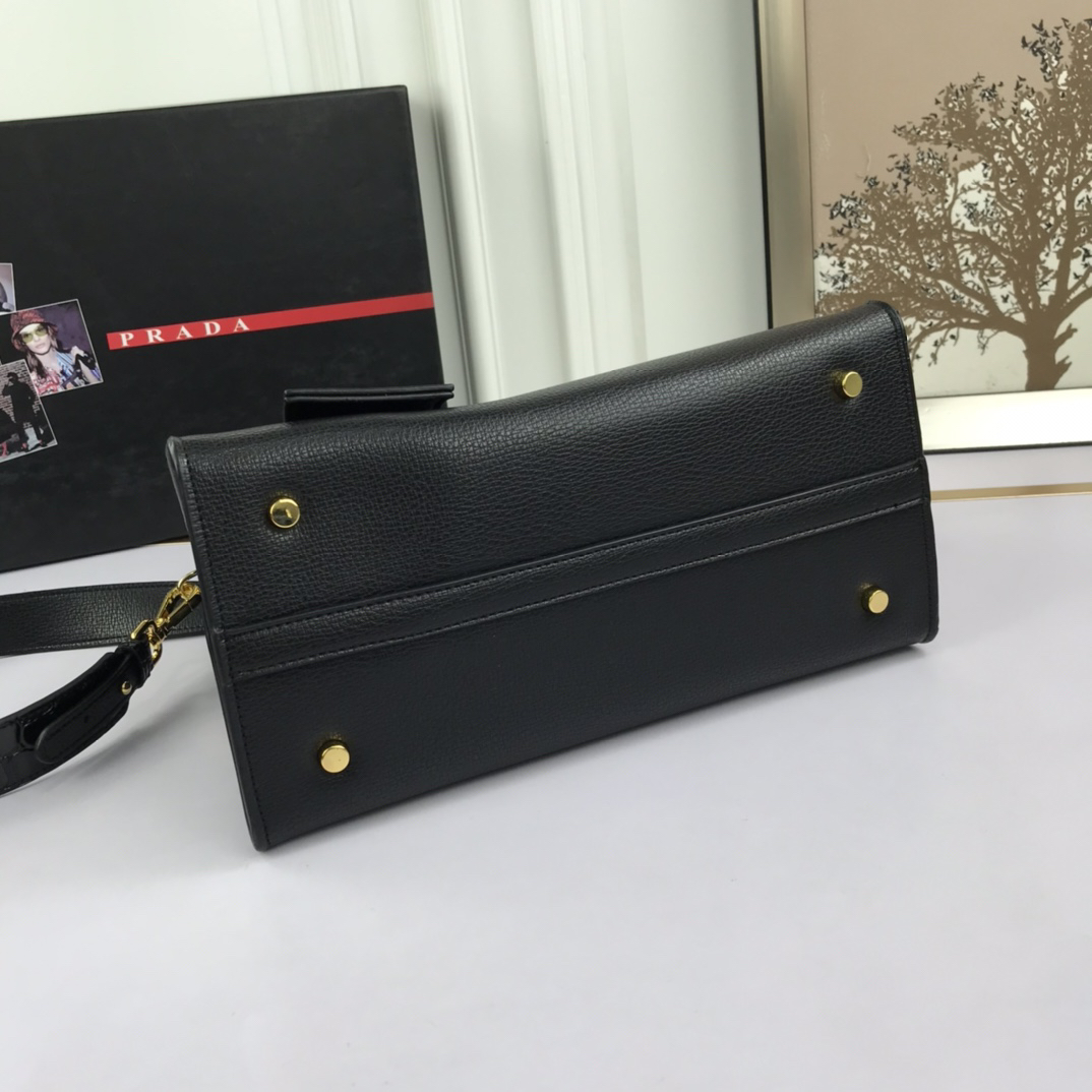 Prada Handbag 66155