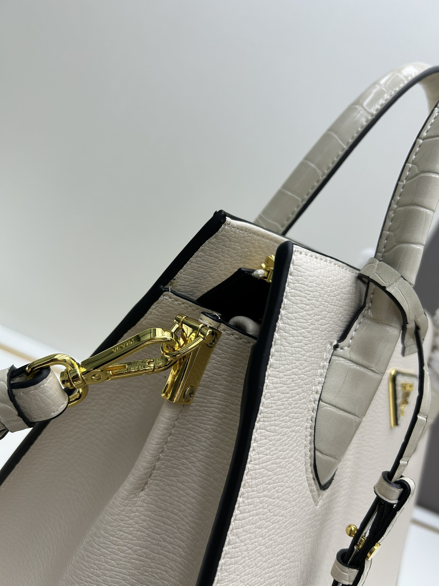 Prada Handbag 66155