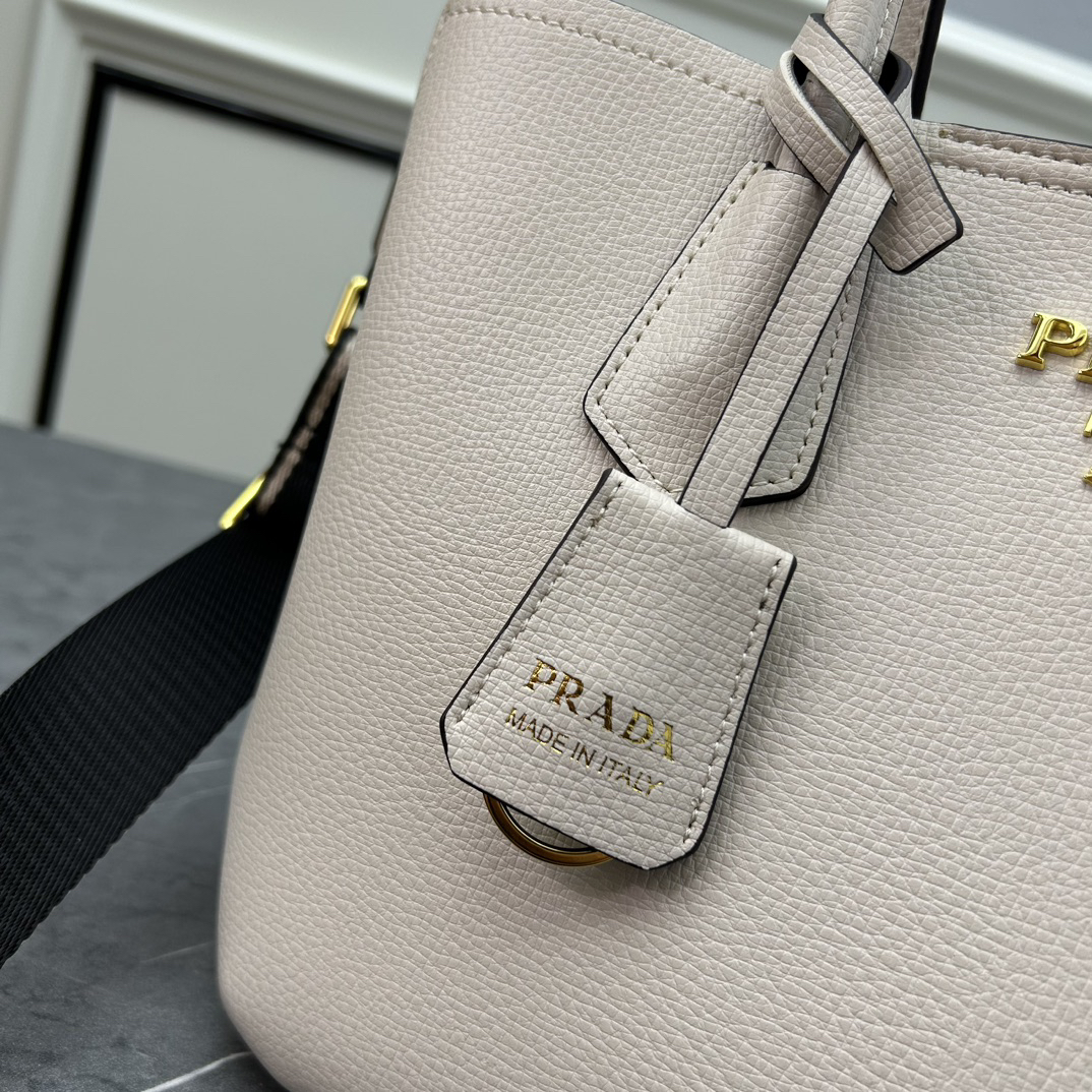 Prada Handbag PL-118
