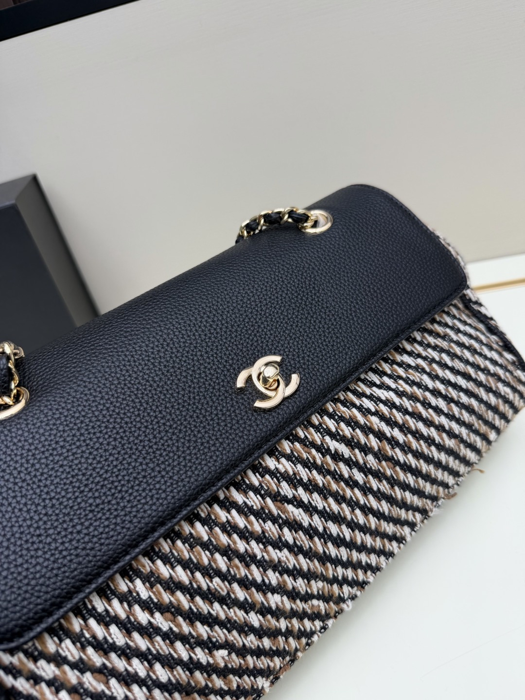 Chanel Handbag 2683