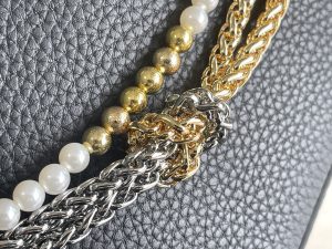 Louis Vuitton Handbag M27308 in White