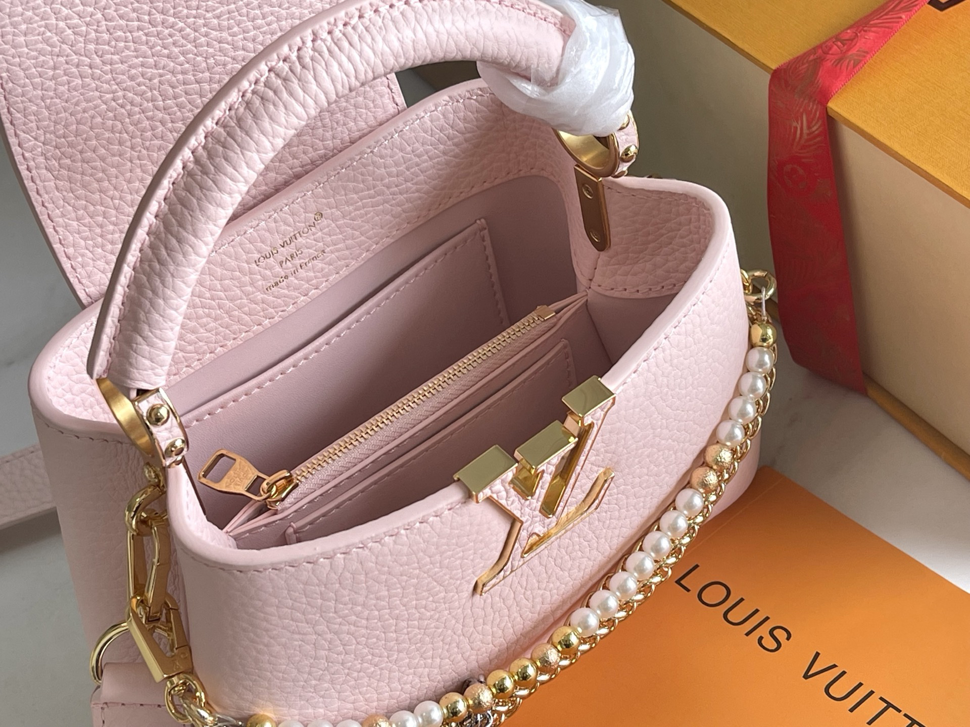Louis Vuitton Handbag M27309 in White