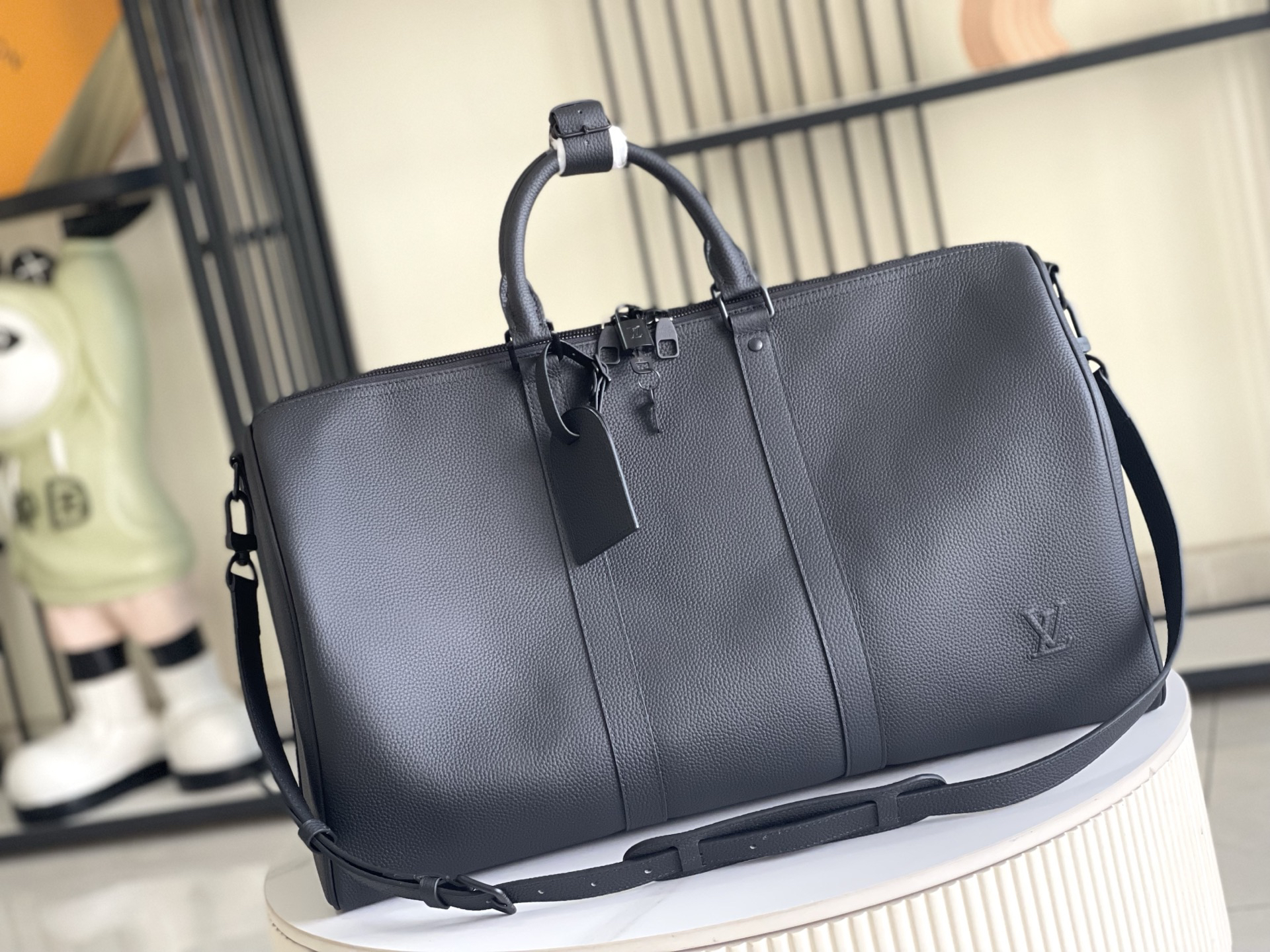 Louis Vuitton Handbag M26118