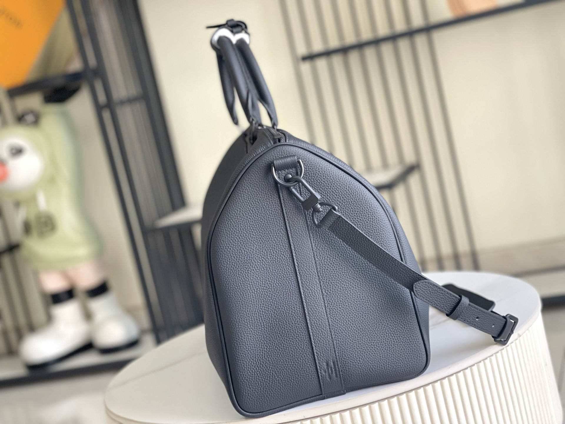 Louis Vuitton Handbag M26118