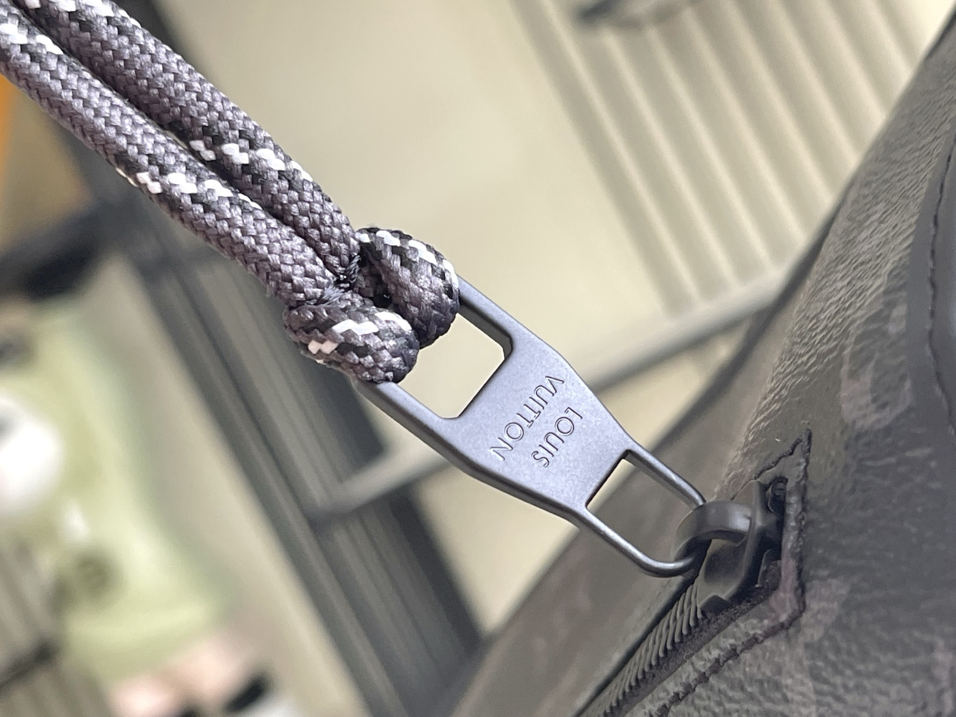 Louis Vuitton Handbag M12681