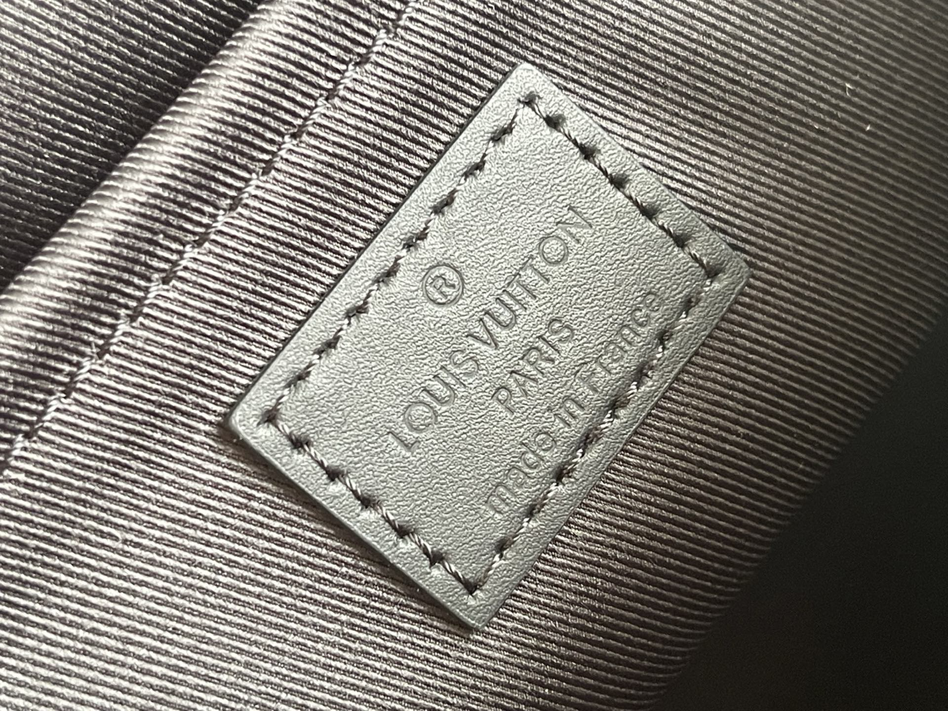 Louis Vuitton Handbag M12681
