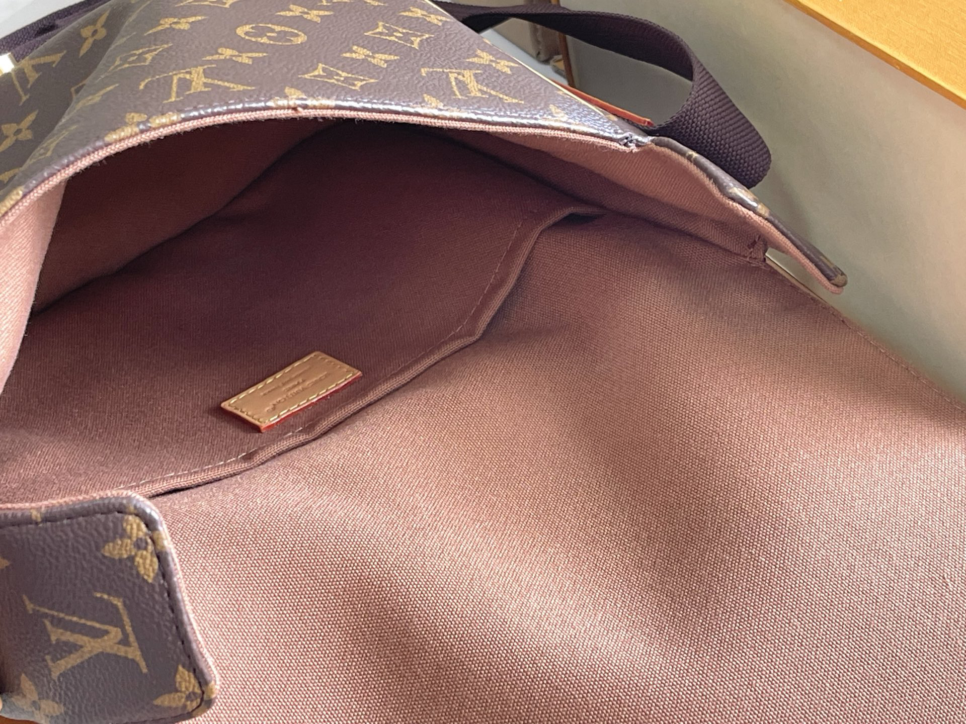 Handbag