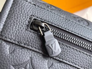 Louis Vuitton Handbag M28781