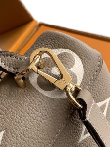 Louis Vuitton Pochette Metis Handbag M45978