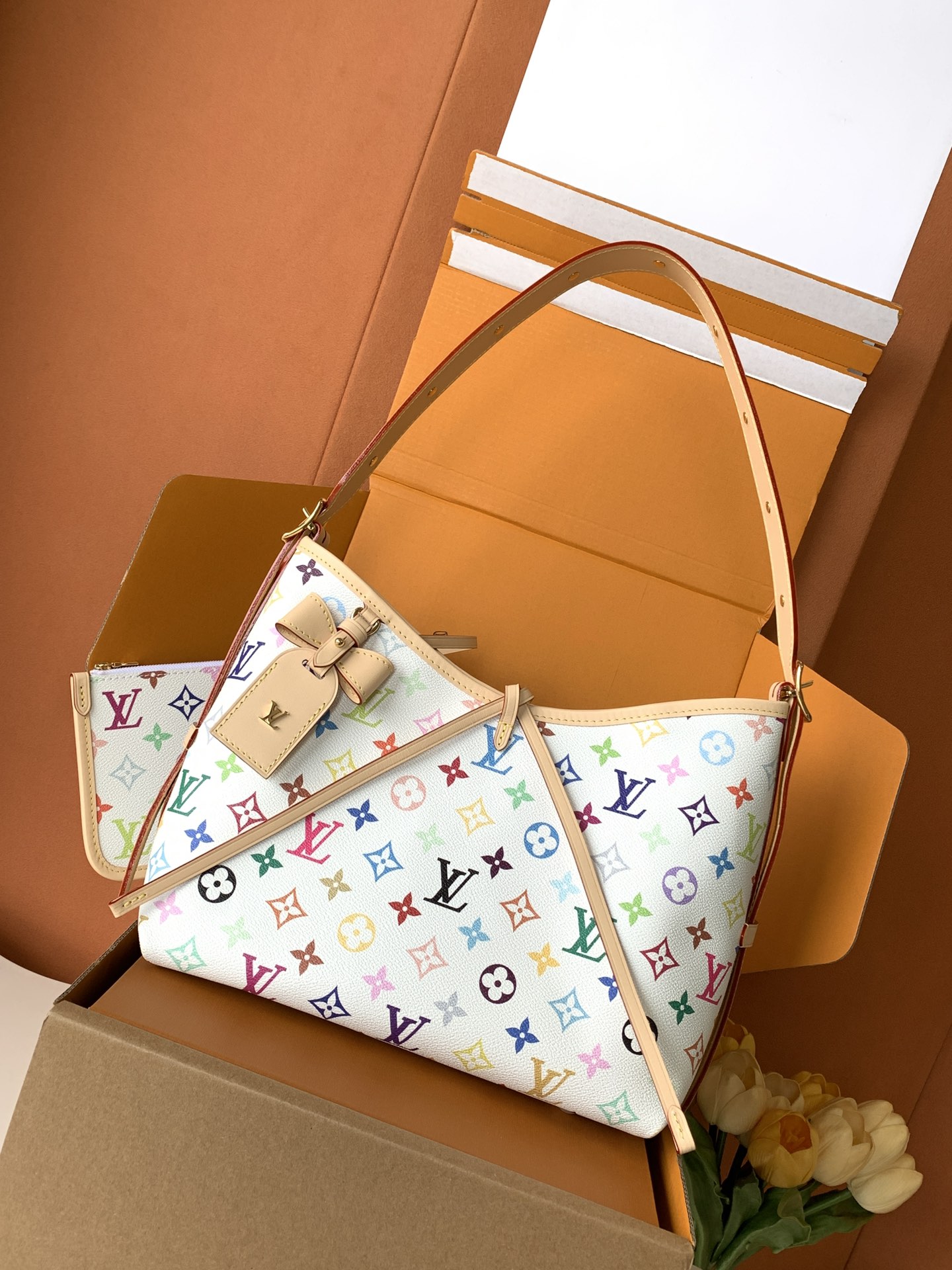 Louis Vuitton Handbag M13661
