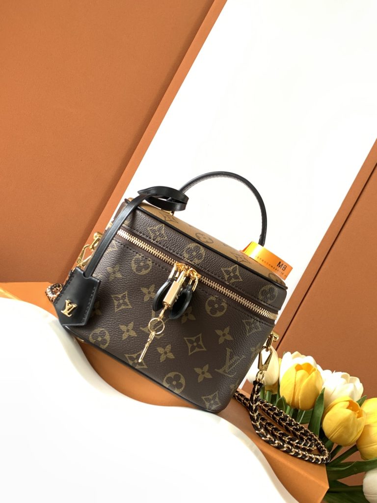 Louis Vuitton Handbag M45165M47128