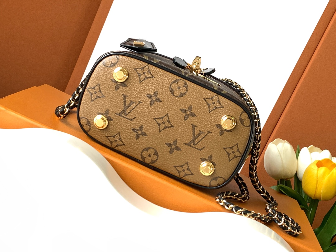 Louis Vuitton Handbag M45165M47128