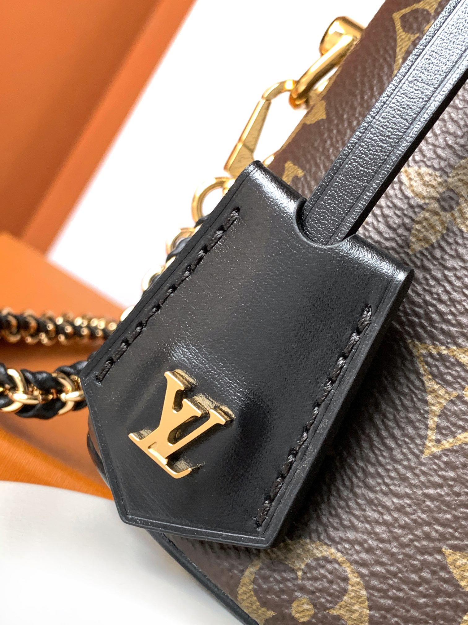 Louis Vuitton Handbag M45165M47128