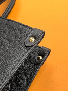 Louis Vuitton Handbag M45595