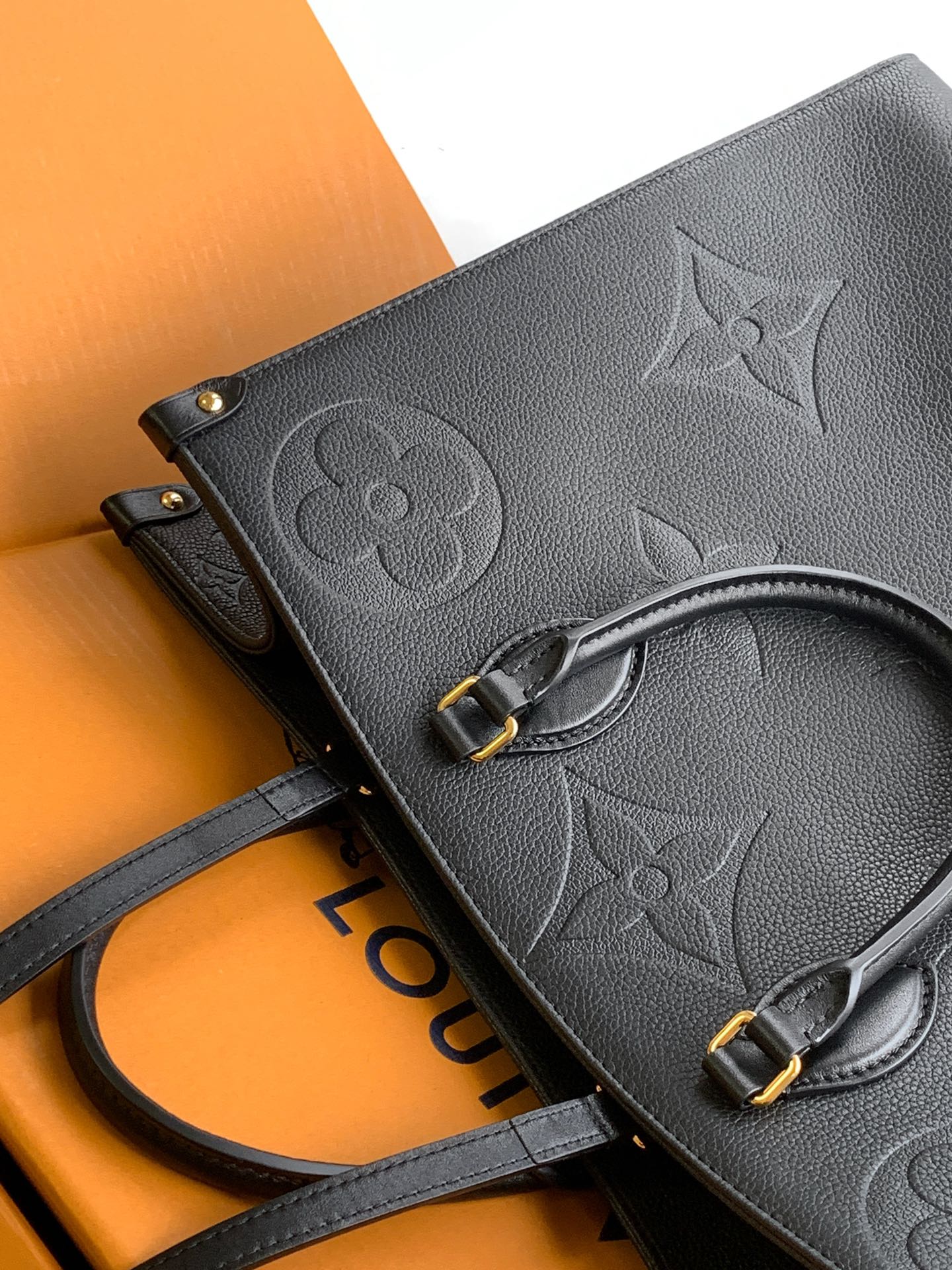 Louis Vuitton Handbag M45595