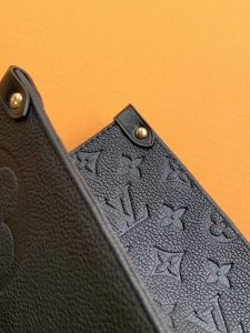 Louis Vuitton Handbag M45595