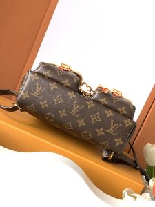 Louis Vuitton Backpack M46932