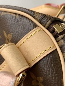 Louis Vuitton Handbag M46977