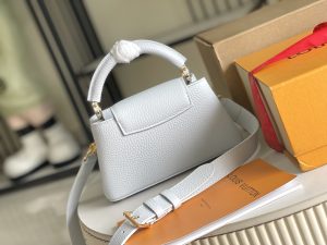 Louis Vuitton Handbag M28199 in White
