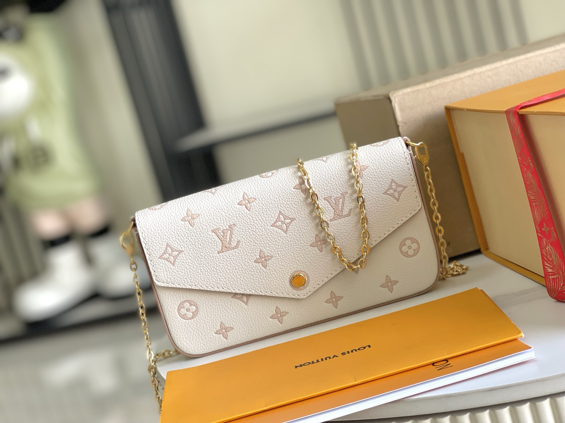 Louis Vuitton Handbag M14968