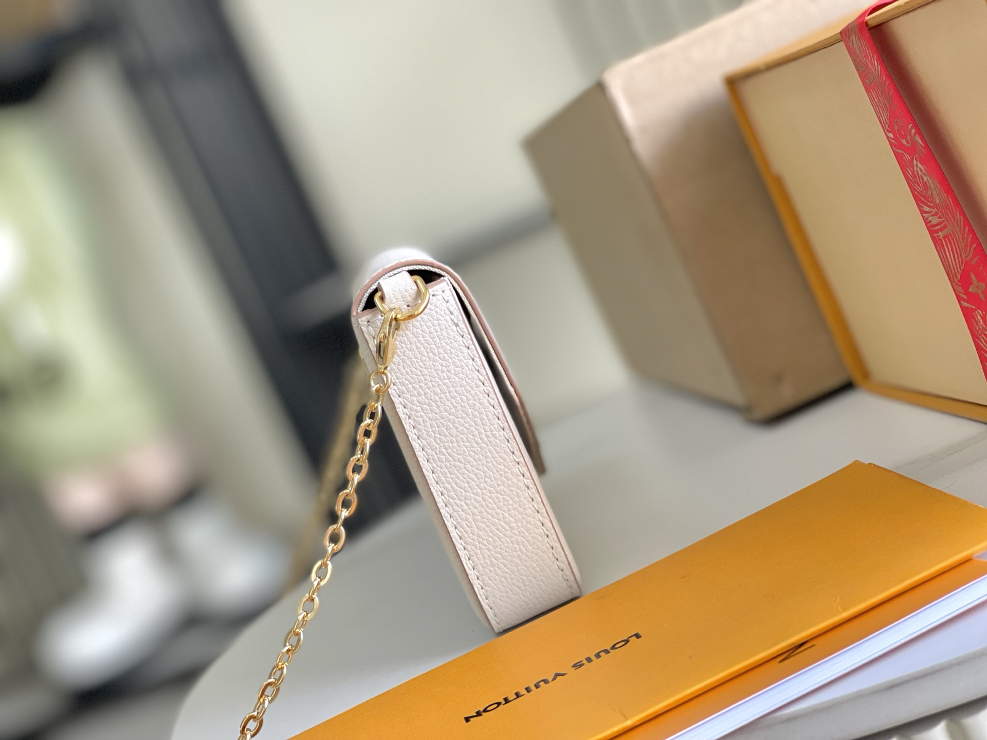 Louis Vuitton Handbag M14968